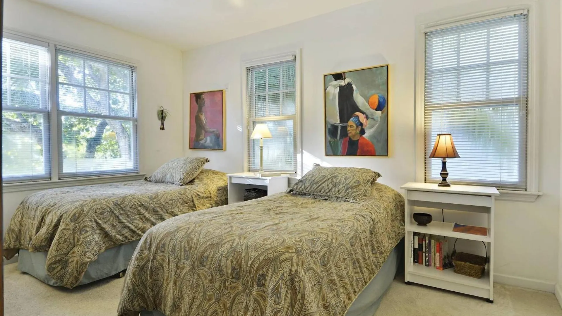 Artist Garden By Avantstay Great Location W Balcony Outdoor Dining Shared Pool Bbq Week Long Stays Key West Holiday home