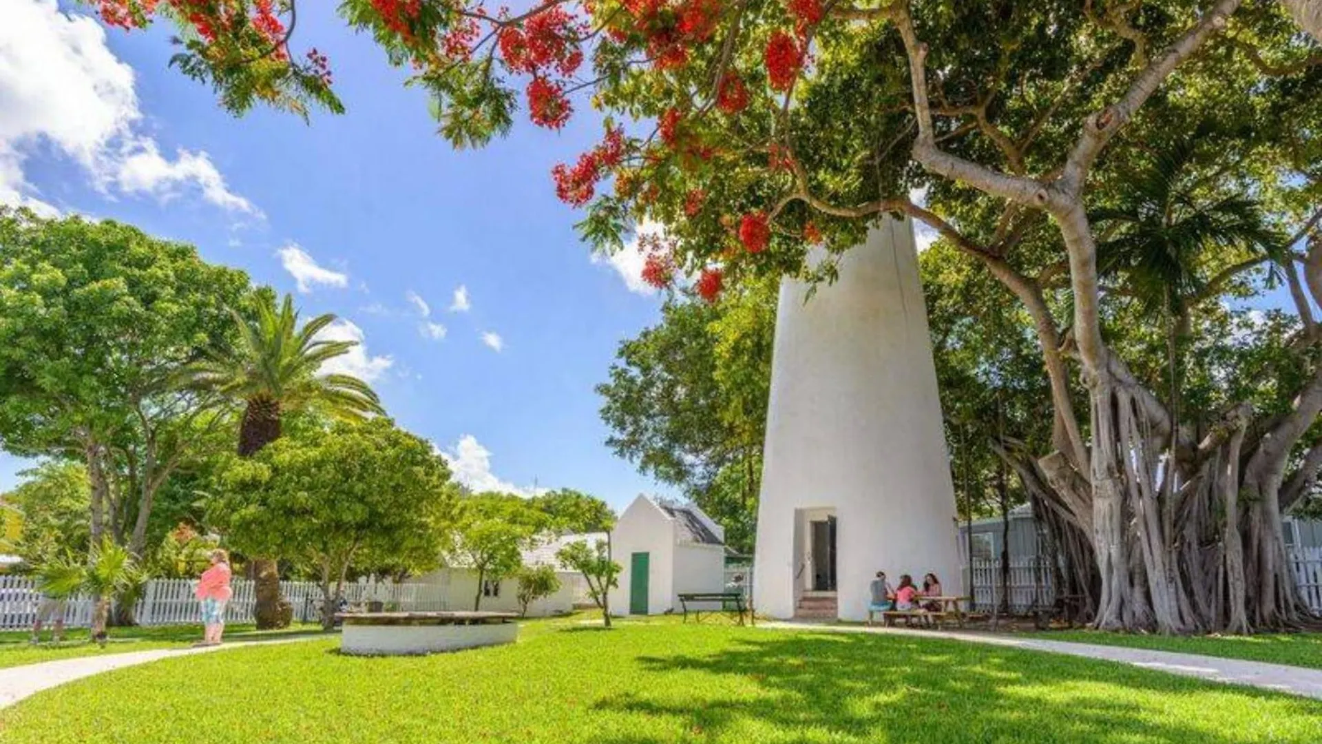 Tatil Evi Artist Garden By Avantstay Great Location W Balcony Outdoor Dining Shared Pool Bbq Week Long Stays Key West