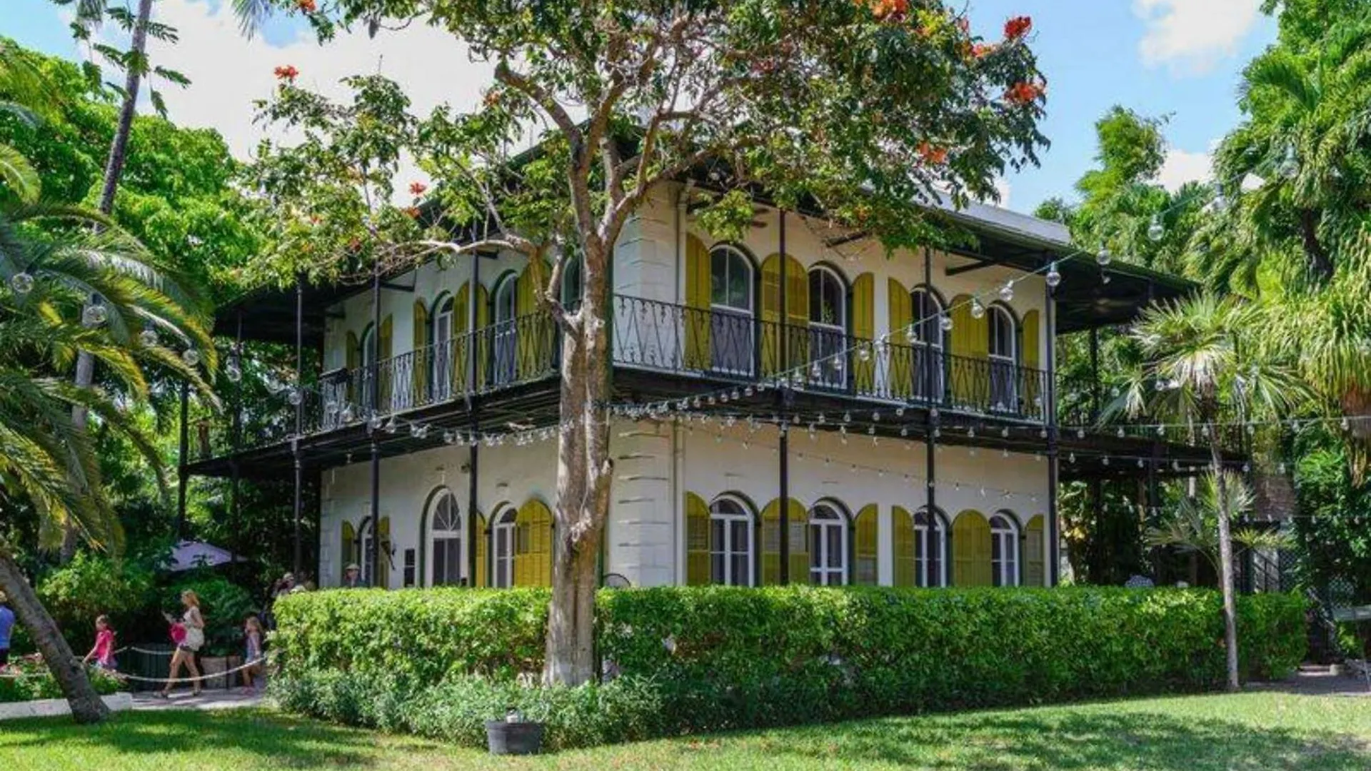 Artist Garden By Avantstay Great Location W Balcony Outdoor Dining Shared Pool Bbq Week Long Stays Key West Tatil Evi